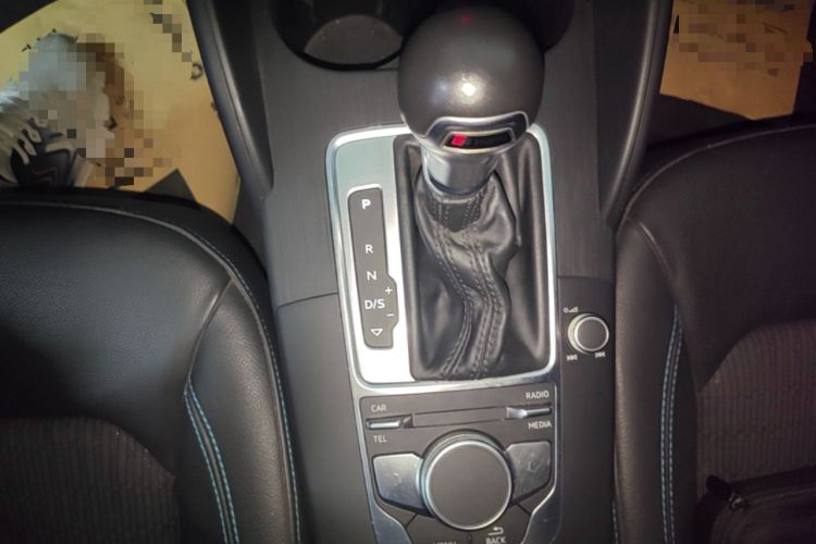 Used Audi A3 2017 Limousine 35 TFSI Fashion Model Gear Lever