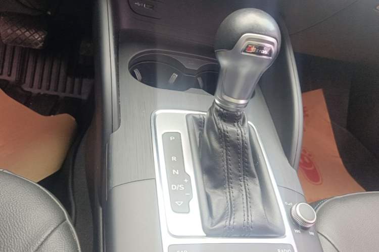 Used Audi A3 2017 Limousine 35 TFSI Fashion Model Gear Lever
