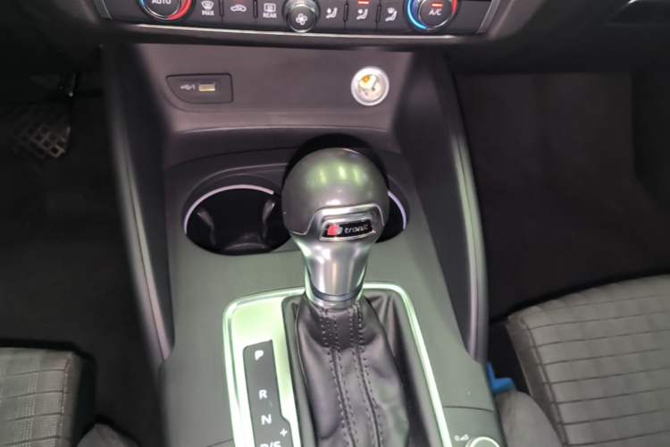 Used Audi A3 2017 Sportback 40 TFSI Sport Edition Gear Lever