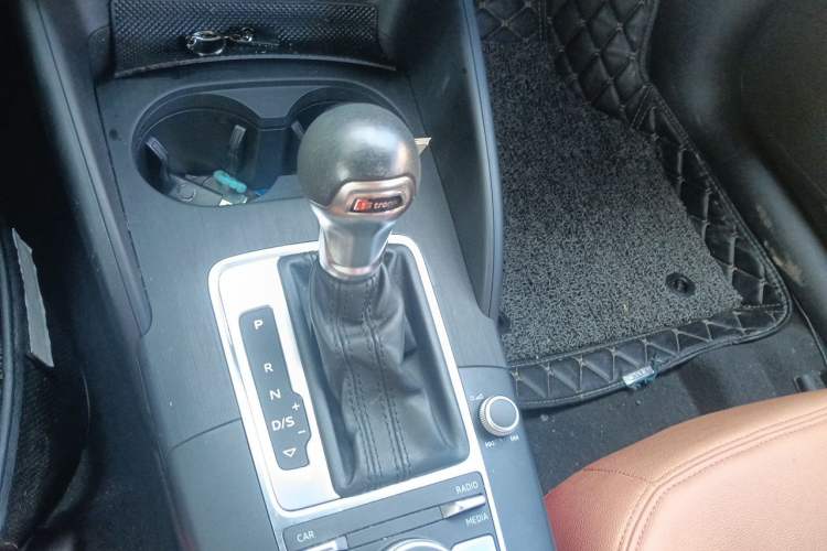 Used Audi A3 2017 Limousine 35 TFSI Ambition Edition Gear Lever