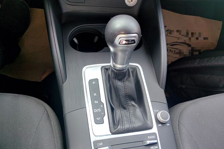 Used Audi A3 2017 Limousine 35 TFSI Ambition Edition Gear Lever