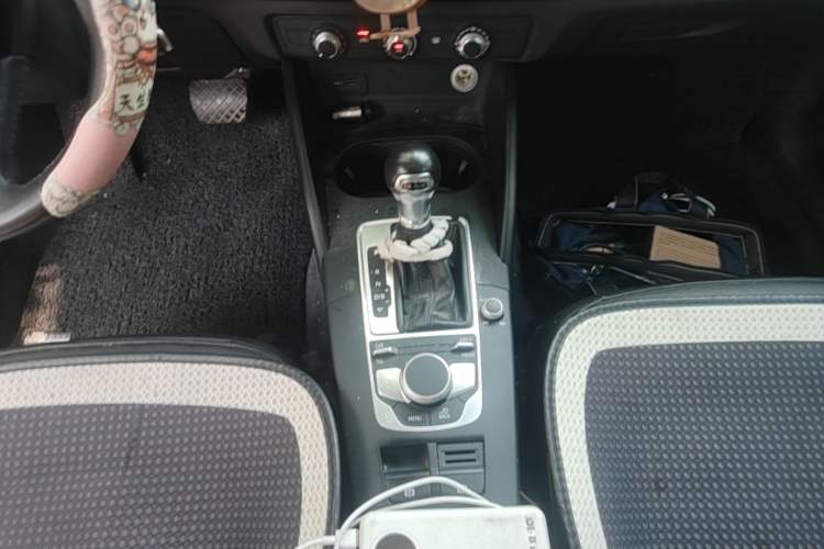 Used Audi A3 2017 Sportback 35 TFSI Ambition Edition Gear Lever