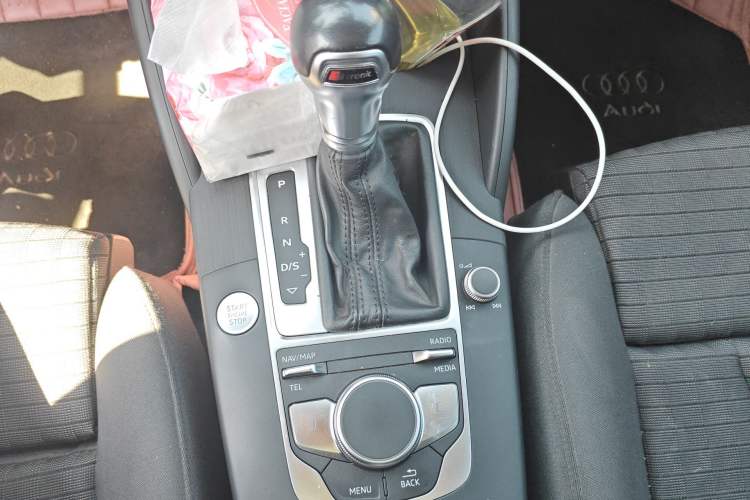 Used Audi A3 2017 Limousine 35 TFSI Sport Edition Gear Lever