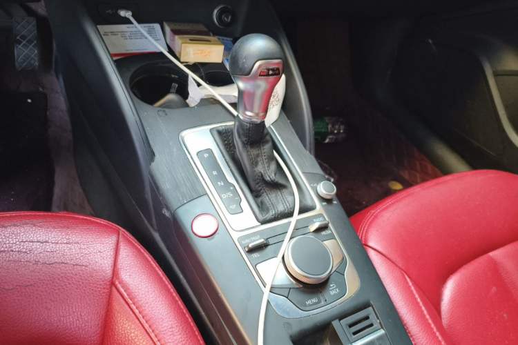 Used Audi A3 2017 Limousine 35 TFSI Fashion Model Gear Lever