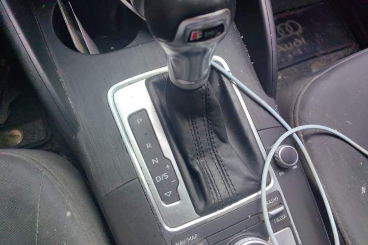 Used Audi A3 2017 Limousine 35 TFSI Ambition Edition Gear Lever