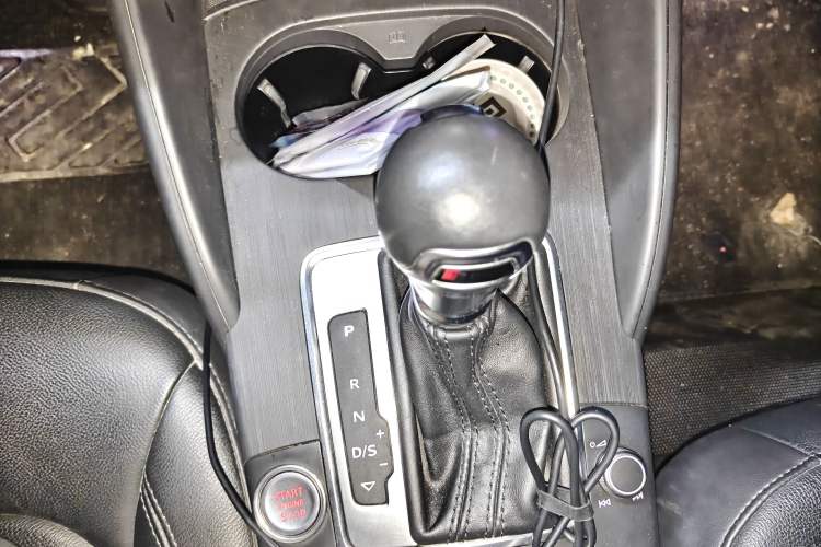 Used Audi A3 2017 Limousine 35 TFSI Style Edition Gear Lever