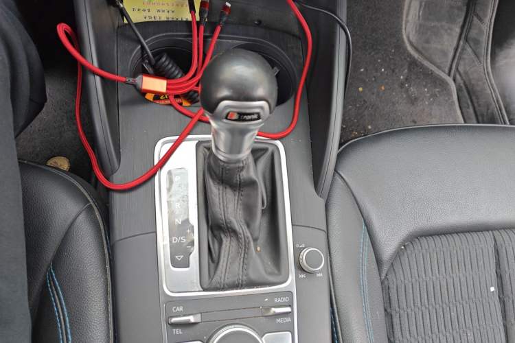 Used Audi A3 2017 Limousine 35 TFSI Fashion Model Gear Lever