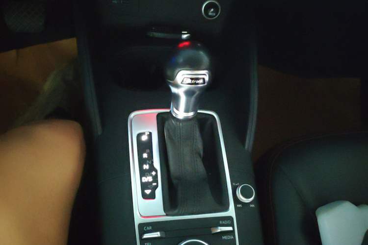 Used Audi A3 2017 Limousine 35 TFSI Ambition Edition Gear Lever
