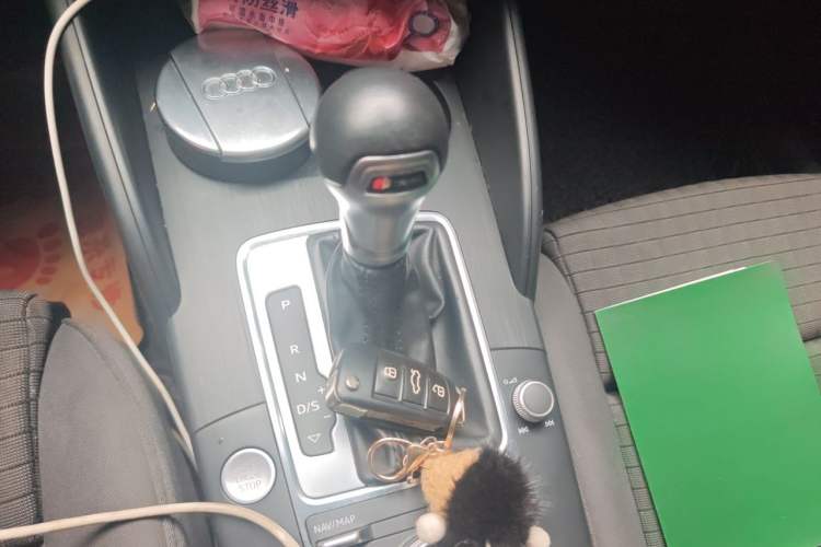 Used Audi A3 2017 Limousine 35 TFSI Sport Edition Gear Lever