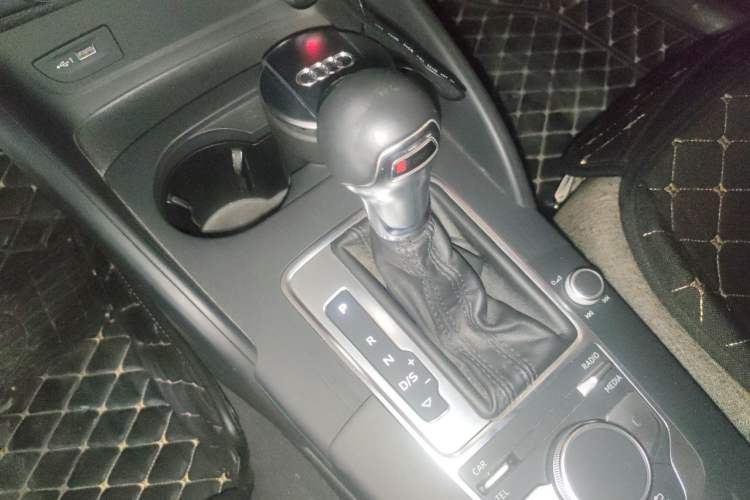 Used Audi A3 2017 Sportback 35 TFSI Ambition Edition Gear Lever