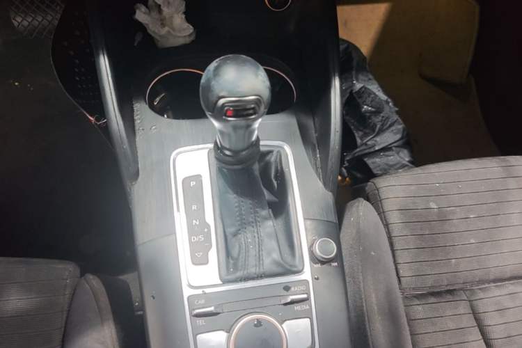 Used Audi A3 2017 Limousine 35 TFSI Sport Edition Gear Lever