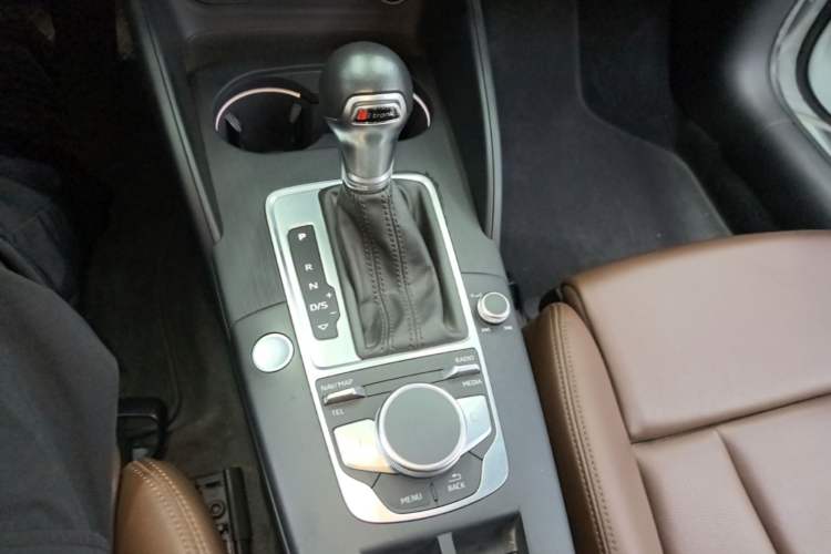 Used Audi A3 2017 Cabriolet 40 TFSI Gear Lever