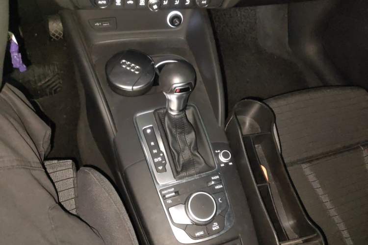 Used Audi A3 2017 Limousine 35 TFSI Sport Edition Gear Lever