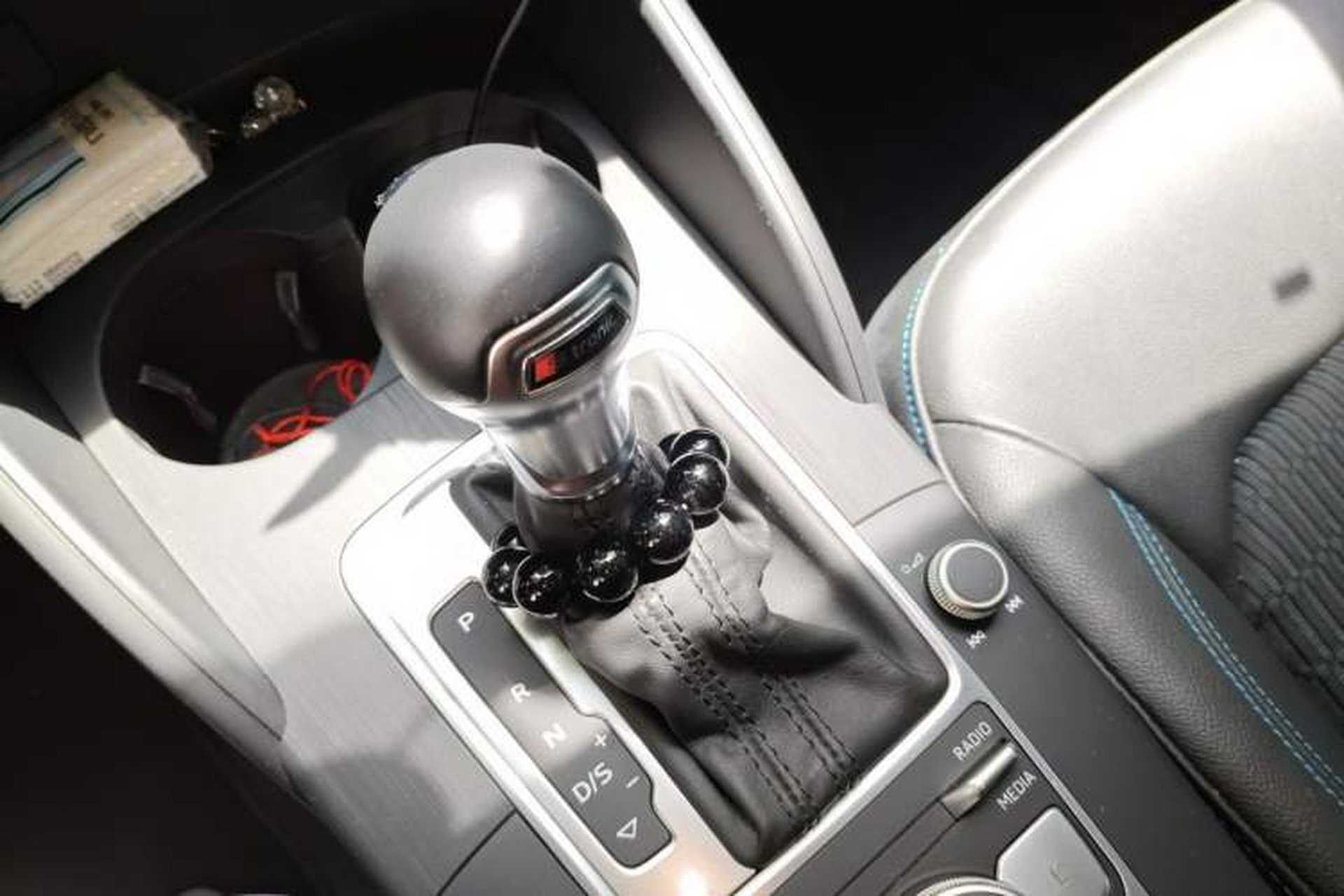 Used Audi A3 2017 Limousine 35 TFSI Fashion Model Gear Lever
