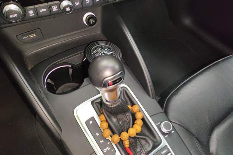 Used Audi A3 2017 Sportback 35 TFSI Style Edition Gear Lever