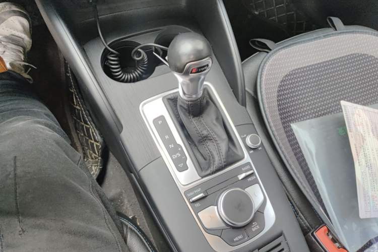 Used Audi A3 2017 Sportback 35 TFSI Fashion Model Gear Lever