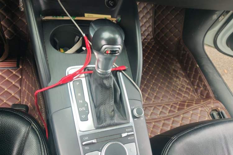 Used Audi A3 2017 Limousine 35 TFSI Ambition Edition Gear Lever