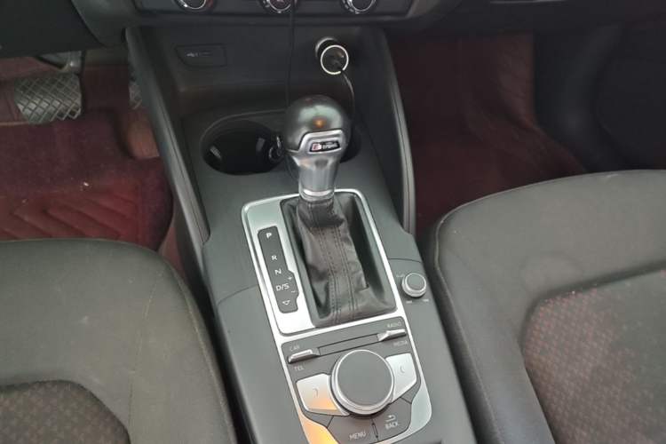 Used Audi A3 2017 Limousine 35 TFSI Ambition Edition Gear Lever