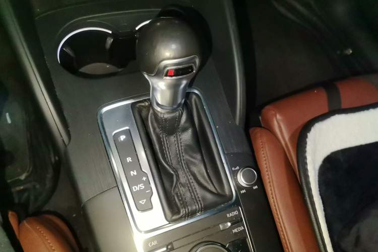 Used Audi A3 2017 Limousine 35 TFSI Sport Edition Gear Lever