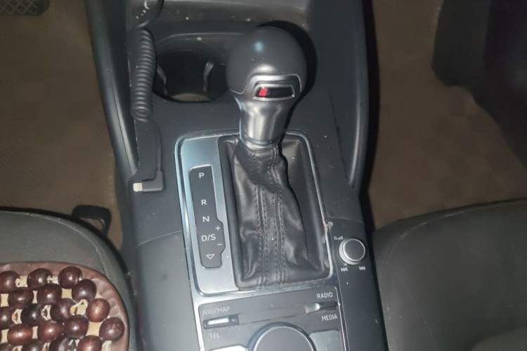 Used Audi A3 2017 Limousine 35 TFSI Ambition Edition Gear Lever