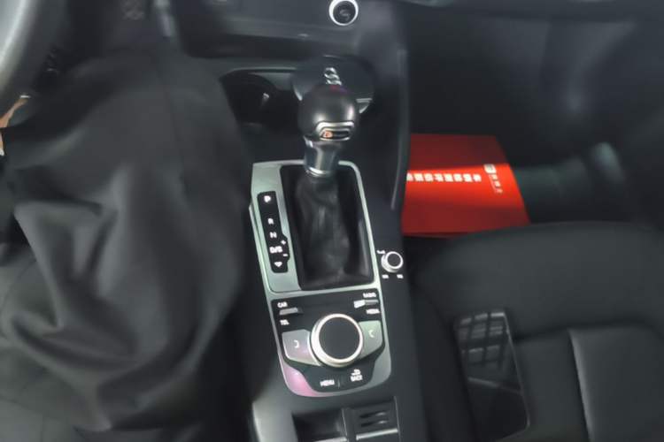 Used Audi A3 2017 Limousine 40 TFSI Style Edition Gear Lever