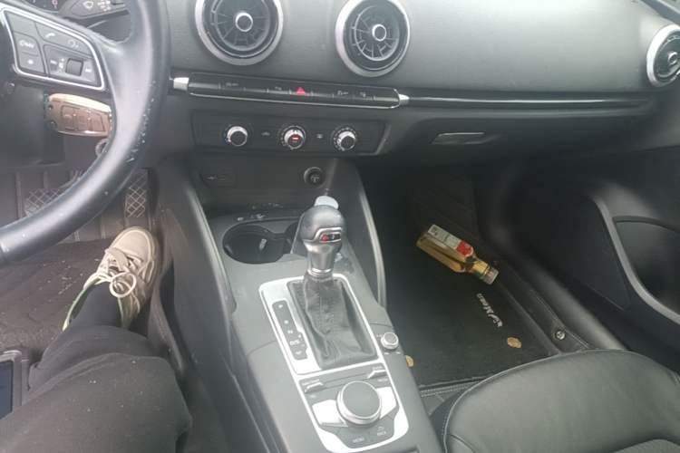 Used Audi A3 2017 Sportback 35 TFSI Fashion Model Gear Lever