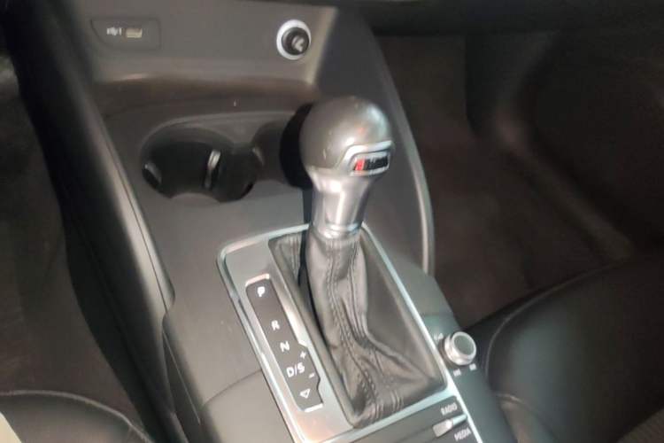 Used Audi A3 2017 Sportback 35 TFSI Ambition Edition Gear Lever
