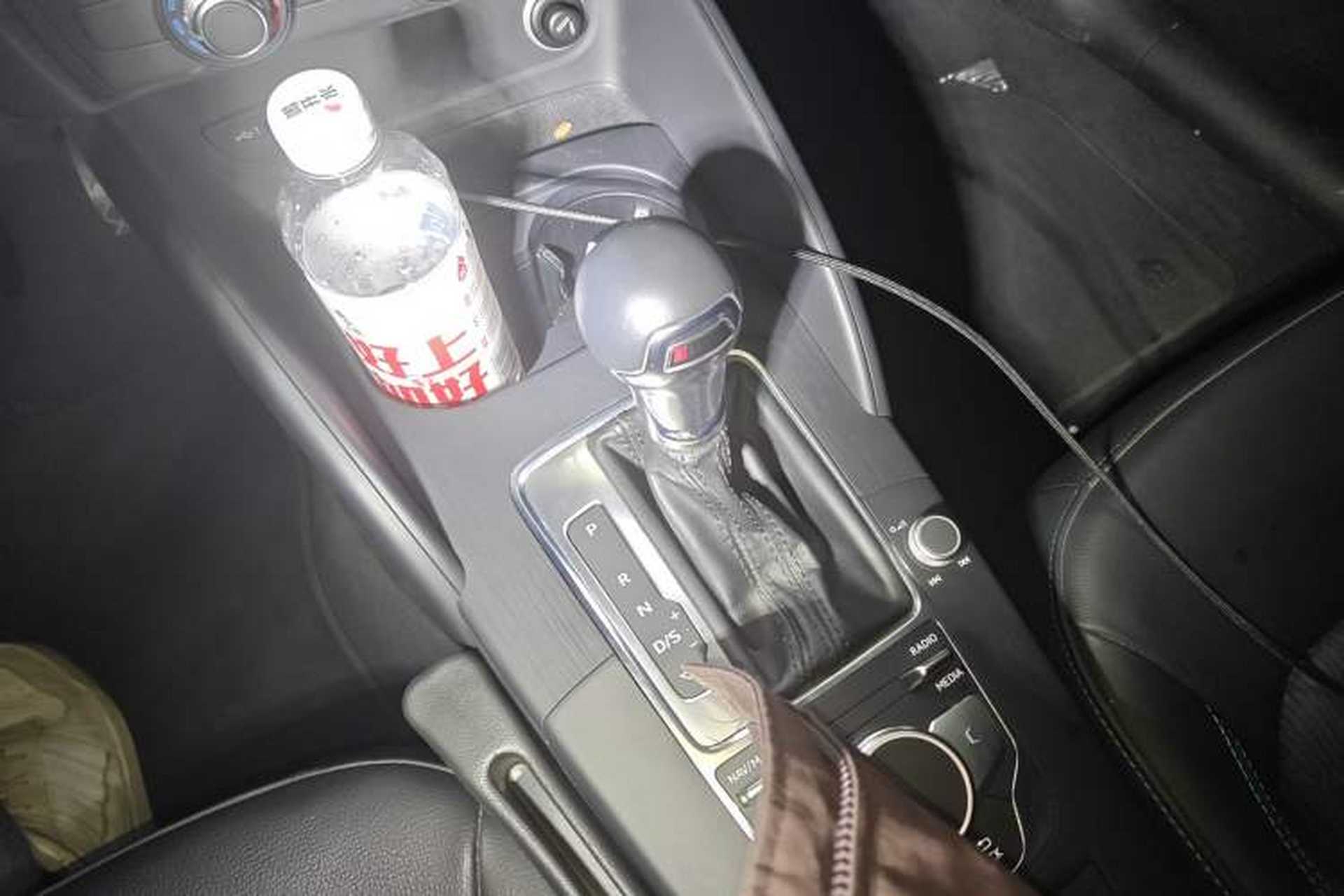 Used Audi A3 2017 Limousine 35 TFSI Fashion Model Gear Lever