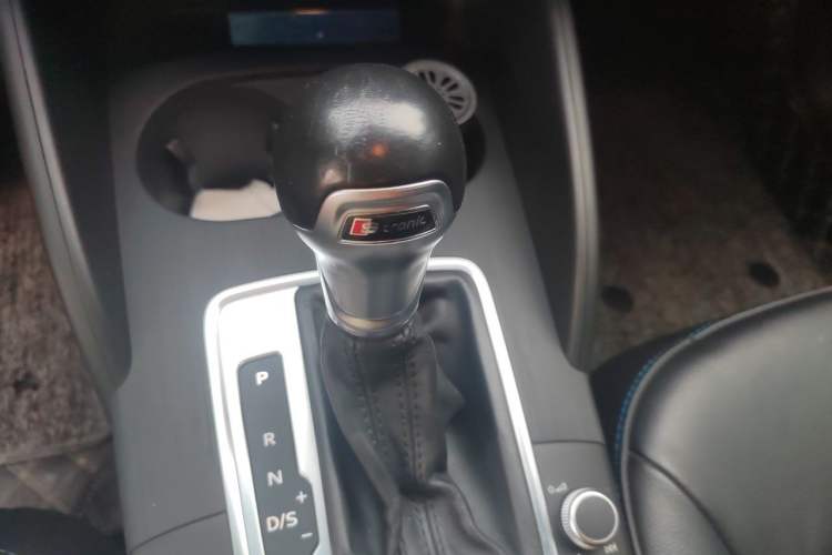 Used Audi A3 2017 Sportback 35 TFSI Fashion Model Gear Lever