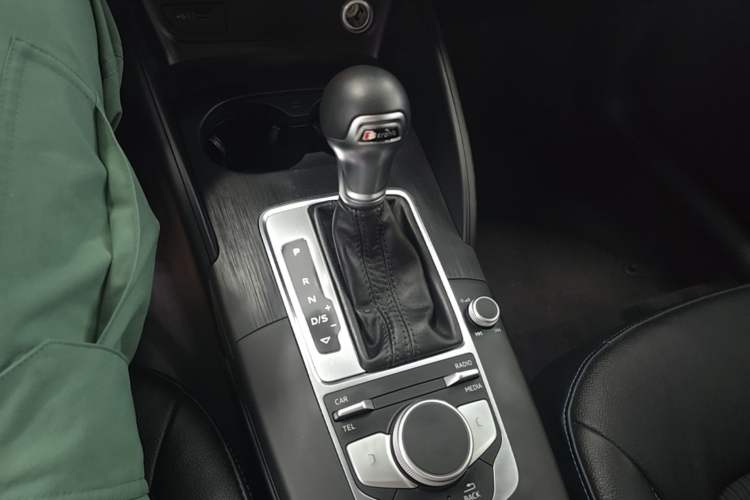 Used Audi A3 2017 Sportback 35 TFSI Fashion Model Gear Lever