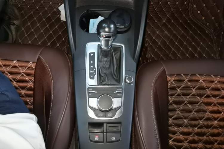 Used Audi A3 2017 Sportback 35 TFSI Ambition Edition Gear Lever