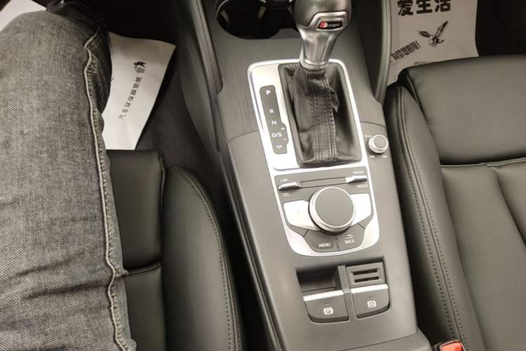 Used Audi A3 2017 Limousine 35 TFSI Sport Edition Gear Lever