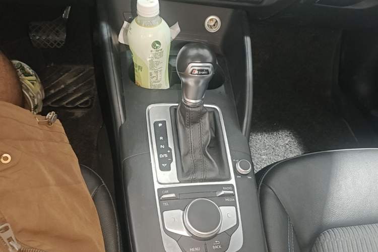 Used Audi A3 2017 Sportback 35 TFSI Fashion Model Gear Lever