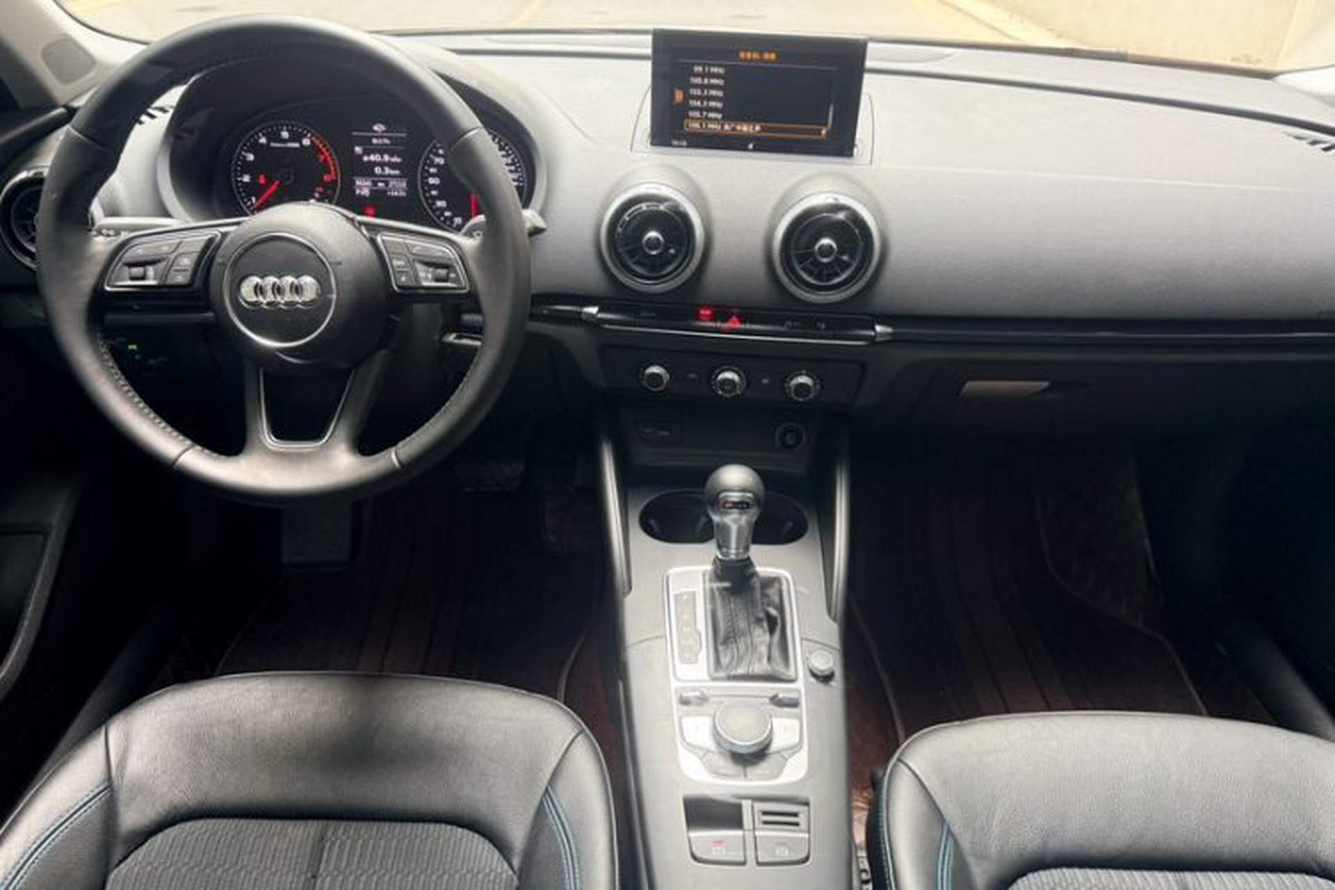 Used Audi A3 2017 Limousine 35 TFSI Fashion Model Interior 1