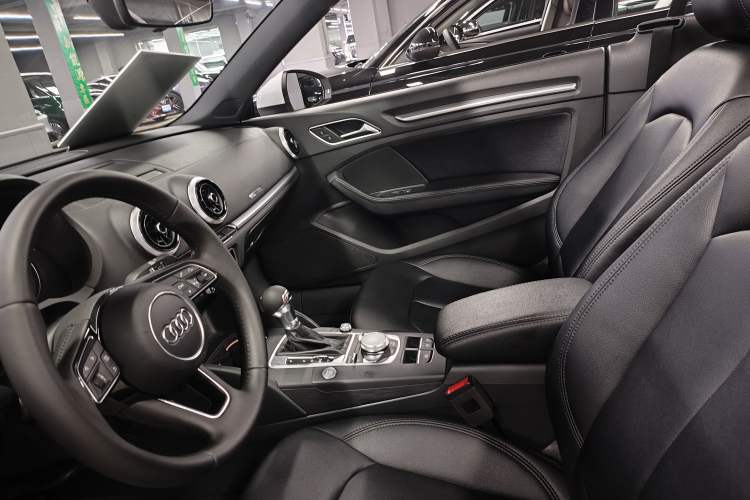 Used Audi A3 2017 Cabriolet 40 TFSI Interior 1