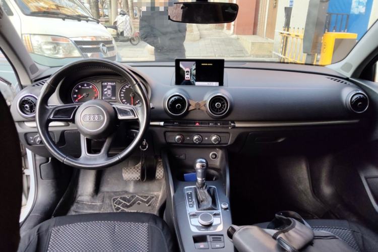 Used Audi A3 2017 Limousine 35 TFSI Ambition Edition Interior 2