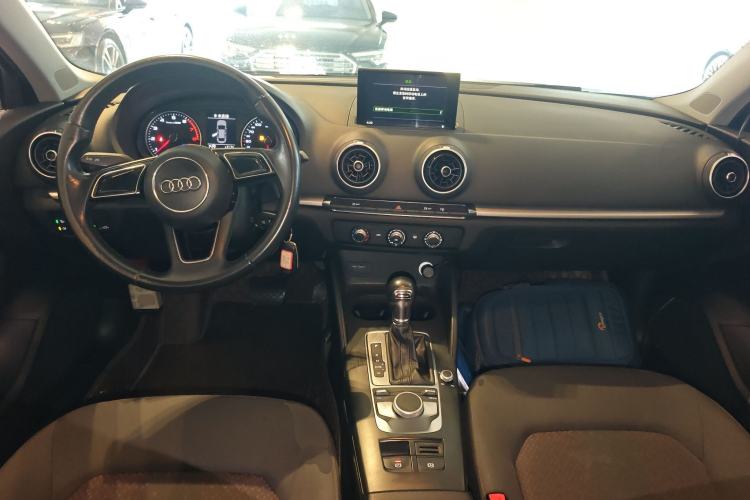 Used Audi A3 2017 Limousine 35 TFSI Ambition Edition Interior 2