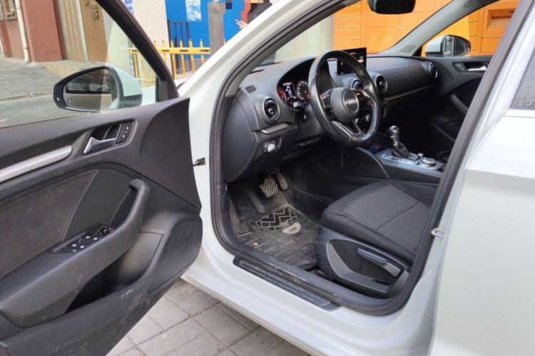 Used Audi A3 2017 Limousine 35 TFSI Ambition Edition Interior 3