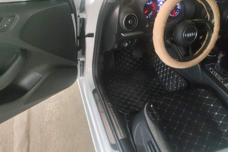 Used Audi A3 2017 Sportback 35 TFSI Ambition Edition Interior 3