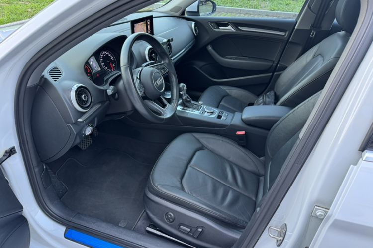 Used Audi A3 2017 Limousine 40 TFSI Style Edition Interior 3