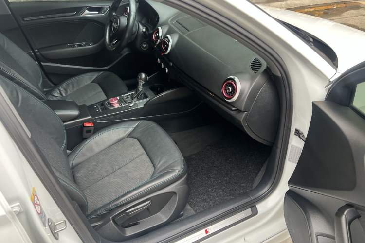 Used Audi A3 2017 Limousine 35 TFSI Fashion Model Interior 3