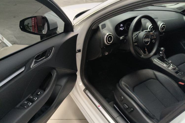 Used Audi A3 2017 Sportback 35 TFSI Fashion Model Interior 3