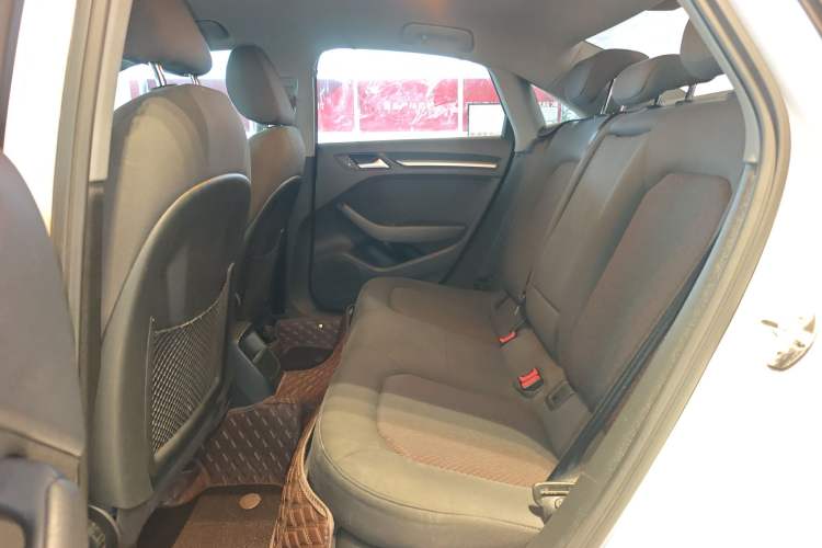 Used Audi A3 2017 Limousine 35 TFSI Ambition Edition Interior 4