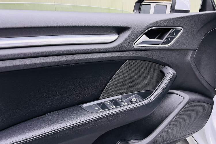 Used Audi A3 2017 Cabriolet 40 TFSI Interior 4