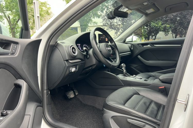 Used Audi A3 2017 Sportback 35 TFSI Ambition Edition Interior 5