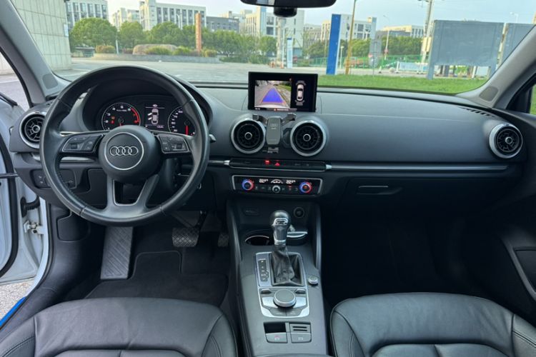 Used Audi A3 2017 Limousine 40 TFSI Style Edition Interior 5