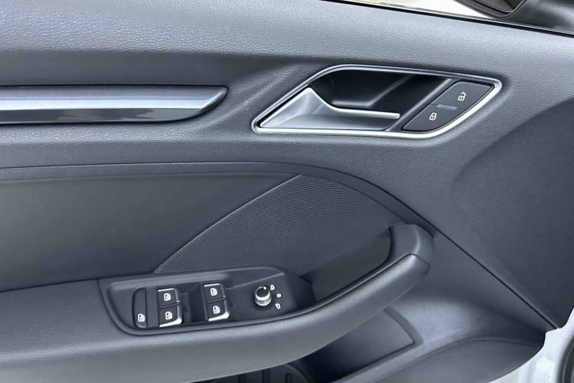 Used Audi A3 2017 Limousine 35 TFSI Fashion Model Interior 7