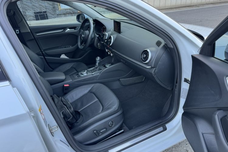 Used Audi A3 2017 Limousine 40 TFSI Style Edition Interior 7