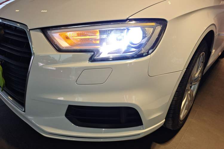 Used Audi A3 2017 Limousine 35 TFSI Ambition Edition Left Front Headlight