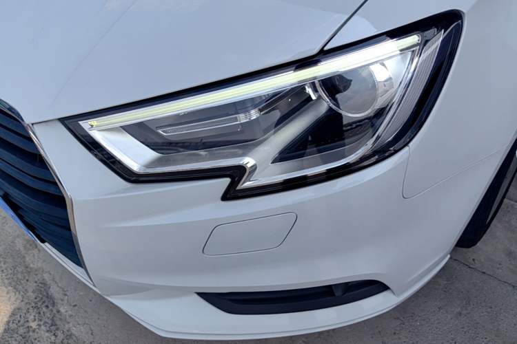Used Audi A3 2017 Limousine 35 TFSI Ambition Edition Left Front Headlight